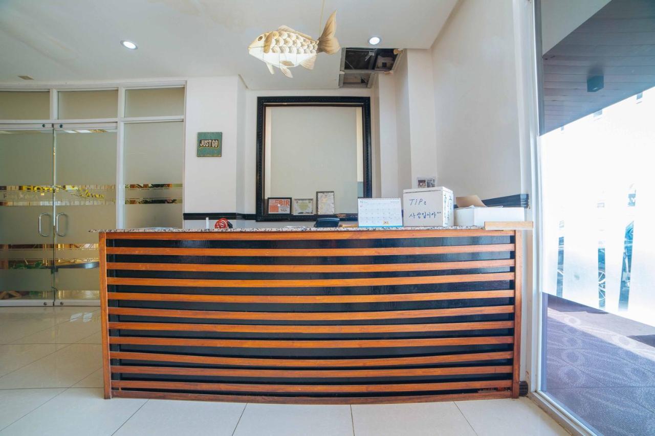 Reddoorz Premium @ Korea Town Angeles City Eksteriør bilde
