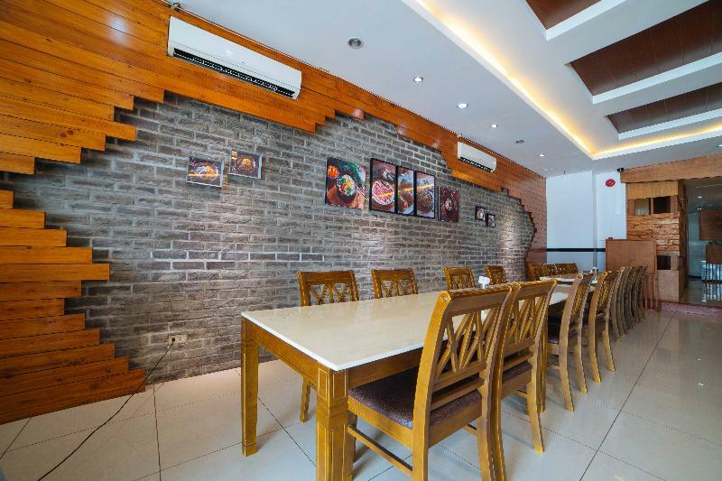 Reddoorz Premium @ Korea Town Angeles City Eksteriør bilde